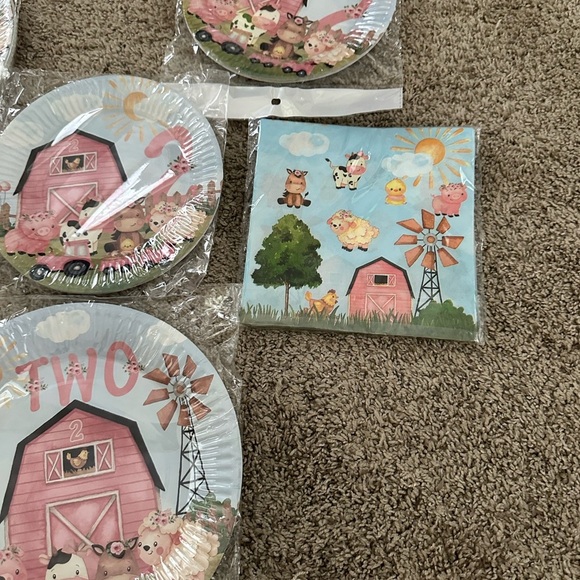 Farmyard Birthday Party Supplies Set - Pink and Blue - Picture 6 of 6